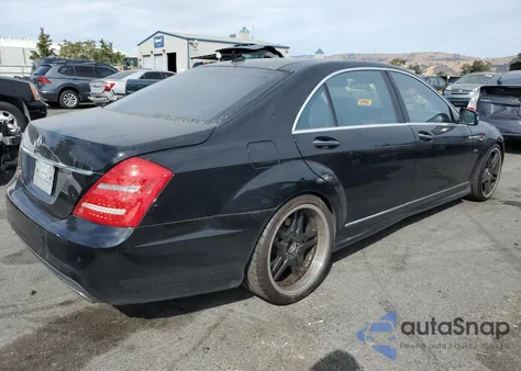 2012 Mercedes-Benz S 550 z USA, uszkodzony, nr VIN WDDNG7DB9CA439790
